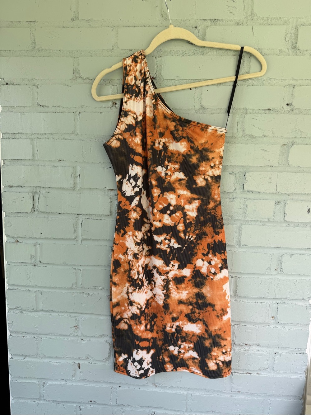 Missguided One-Shoulder Tie-Dye Mini Dress in Rust, Black & Cream